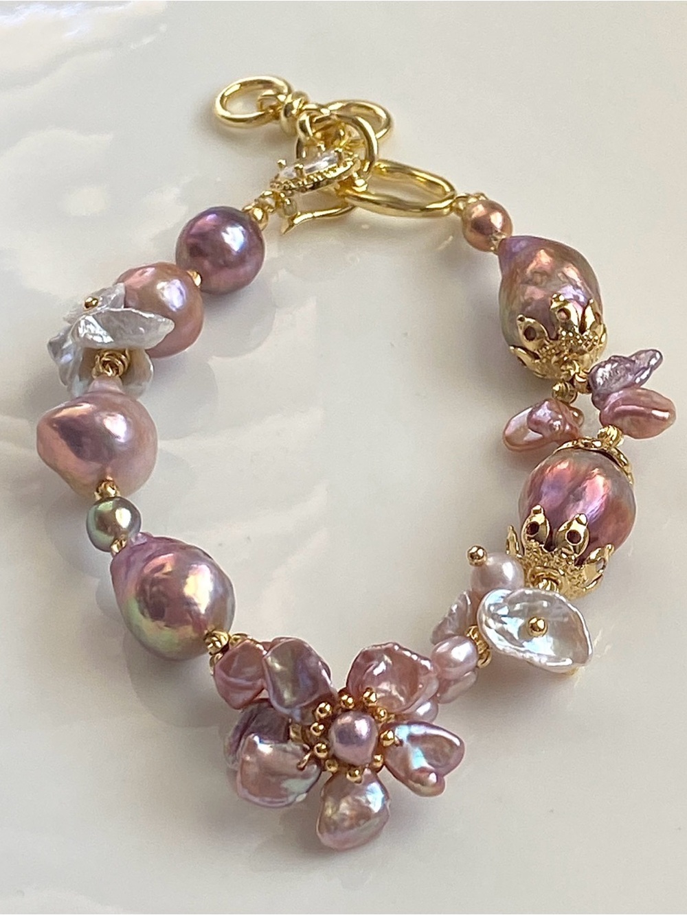 B180-Handmade High Quality Flower Pearl And Metallic Avocado Pearl Bracelet - Picture 13 of 16